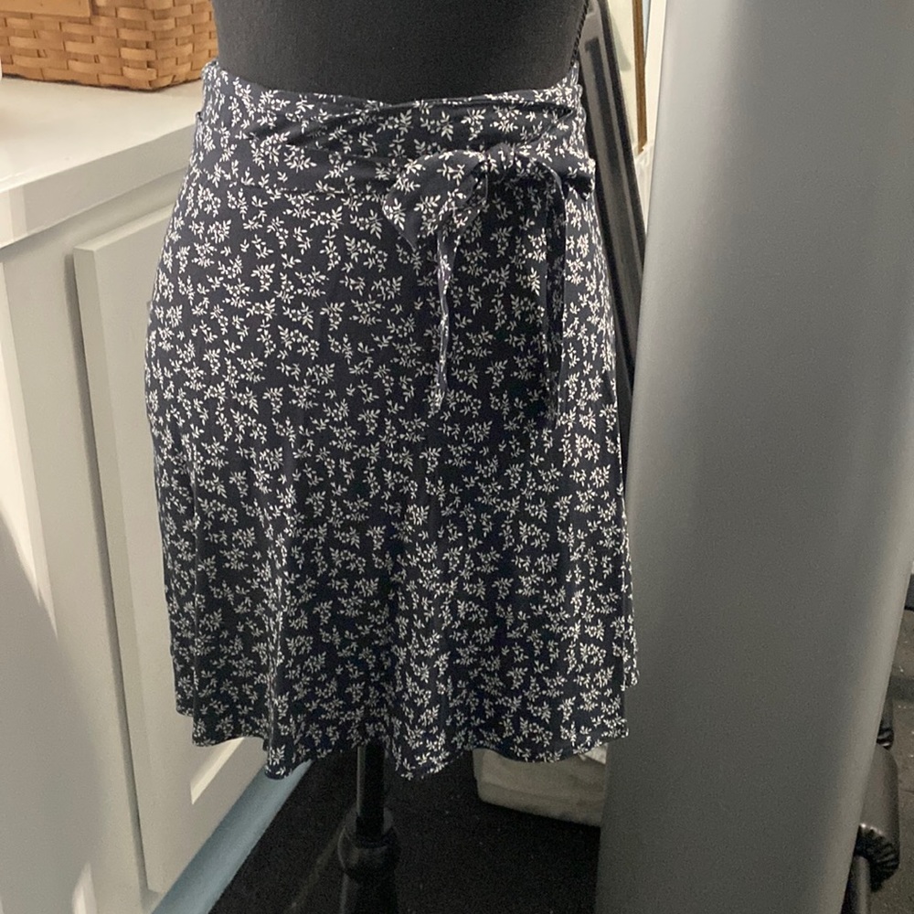 Brandy Melville Classic Wrap mini Skirt, EUC, One Size